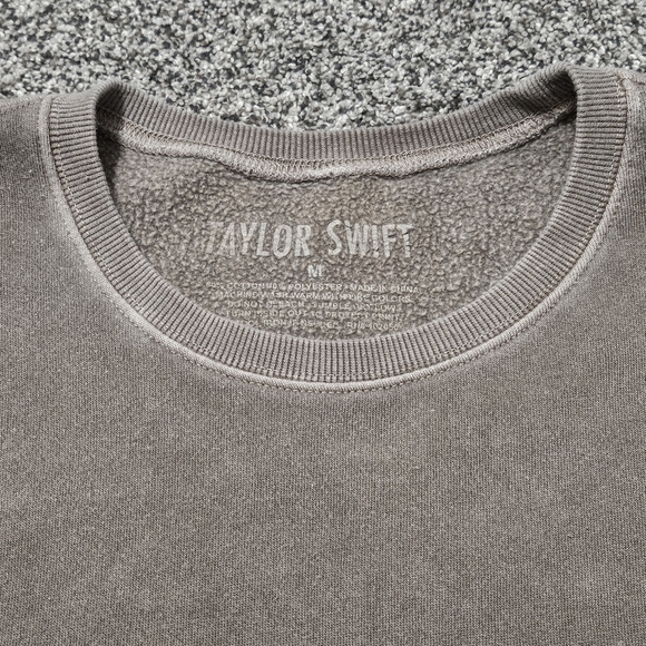 RED (Taylor's Version) Urban Outfitters Crewneck - Picture 4 of 16